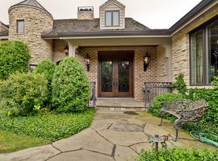 128 County Line Rd, Barrington Hills, IL 60010