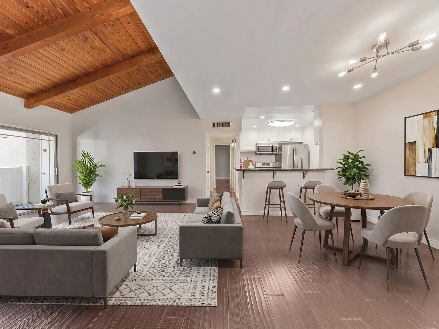 2 bed, 902 sqft, $2,550 — Photo 1