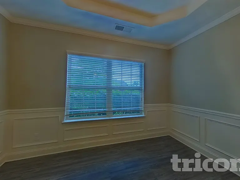 2102 Farmdale Ct — Photo 3