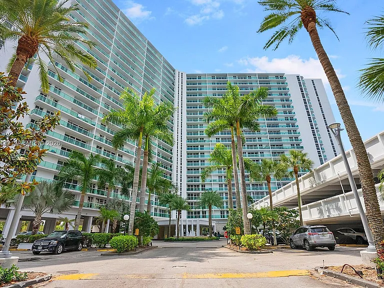 100 Bayview Dr #2125 — Photo 4