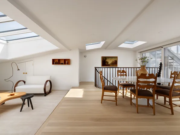 205 Clinton Street image 5 of 38