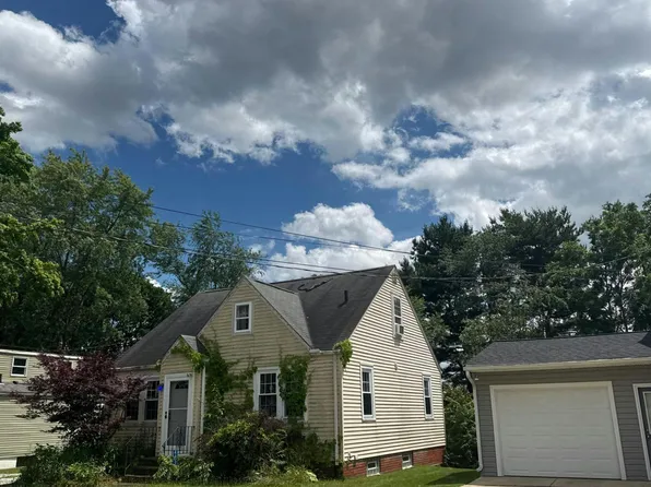 4452 3rd St NW, Canton, OH 44708