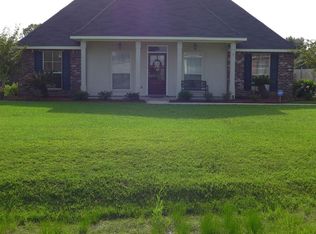 32805 Hemingway Ave, Denham Springs, LA 70706