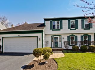 909 Providence Ln, Buffalo Grove, IL 60089