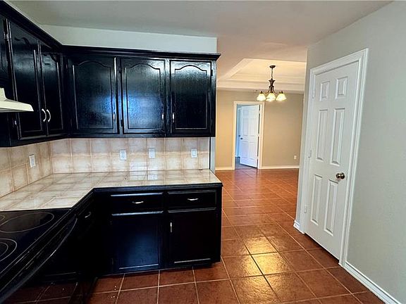 5th image of 4213 W Ithaca Ave