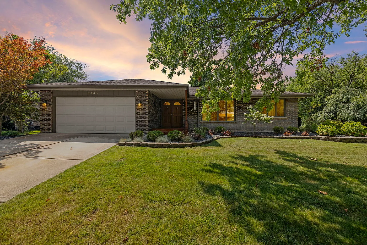 8445 Teebrook Dr photo 1