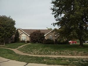 5th image of 562 Woodhill Estates Dr