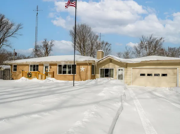 205 Jamesway, Benton Harbor, MI 49022