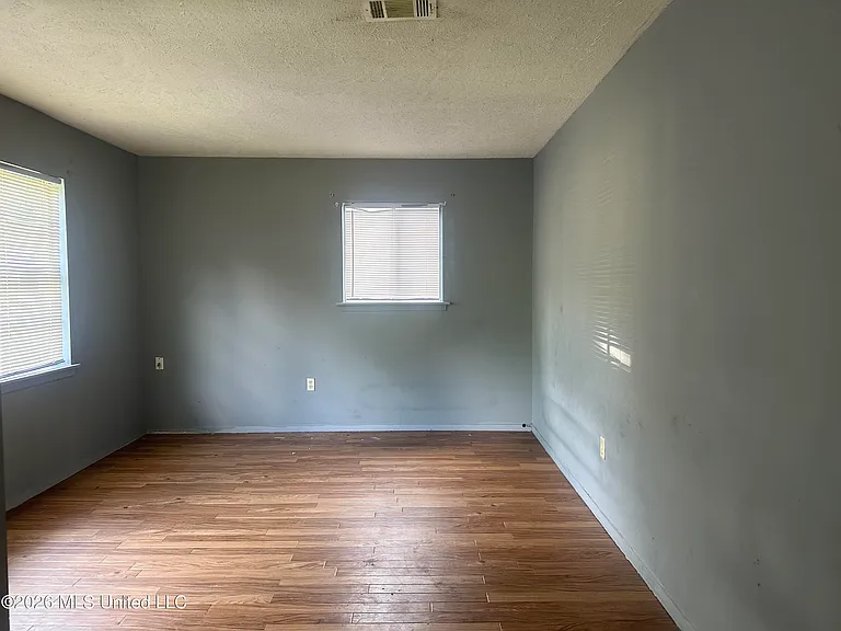 3655 Horton St — Photo 35