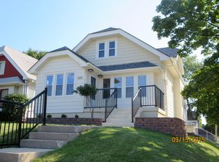 870 S 76th St, West Allis, WI 53214