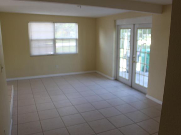 2nd image of 4906 Barcelona Ave