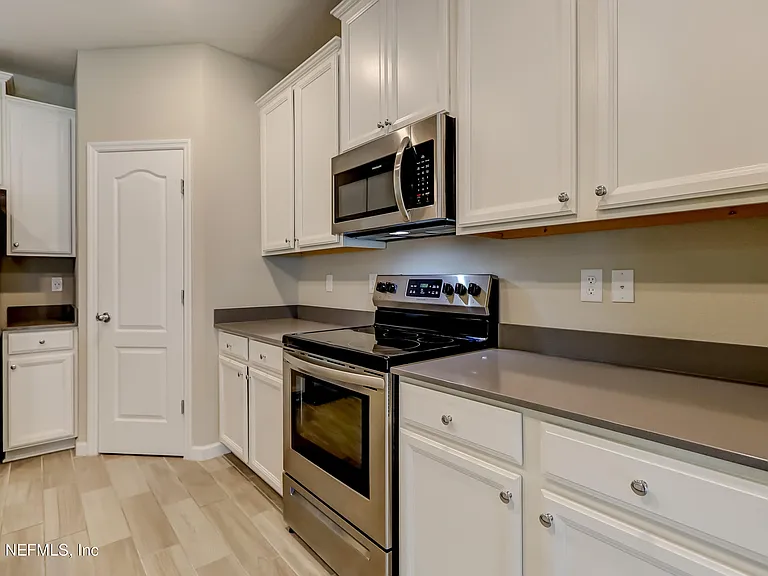 10386 Pavnes Creek Dr — Photo 11