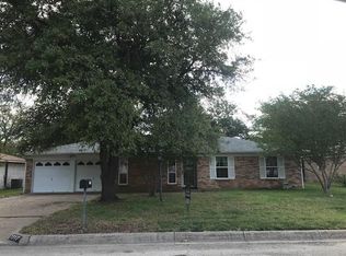 1117 Cozby St E, Benbrook, TX 76126