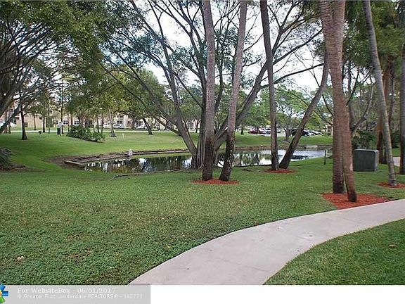 4th image of 671 Cypress Lake Blvd #I21