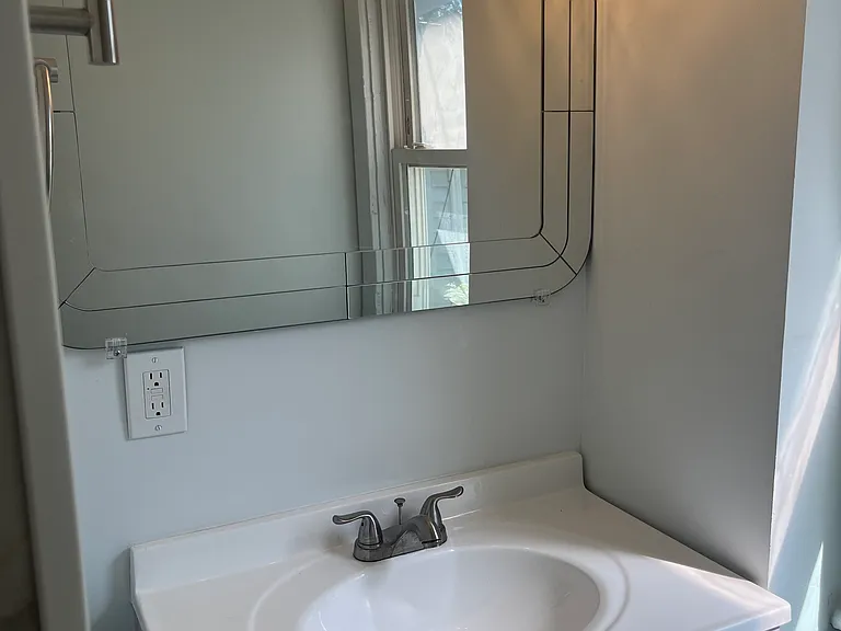 251 Maple Ave #A — Photo 9