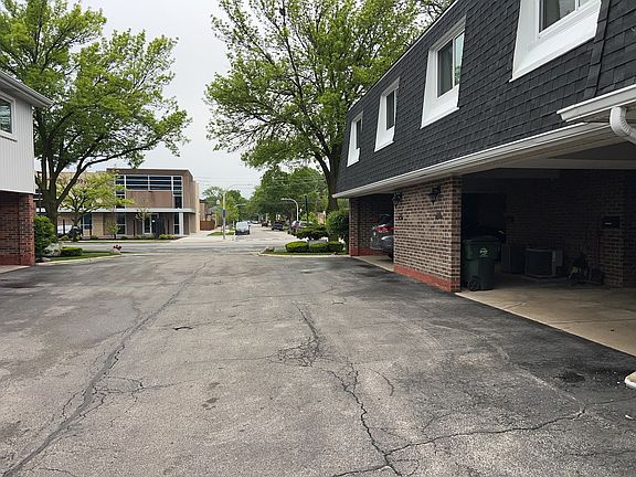 4th image of 2856 W Touhy Ave Unit C