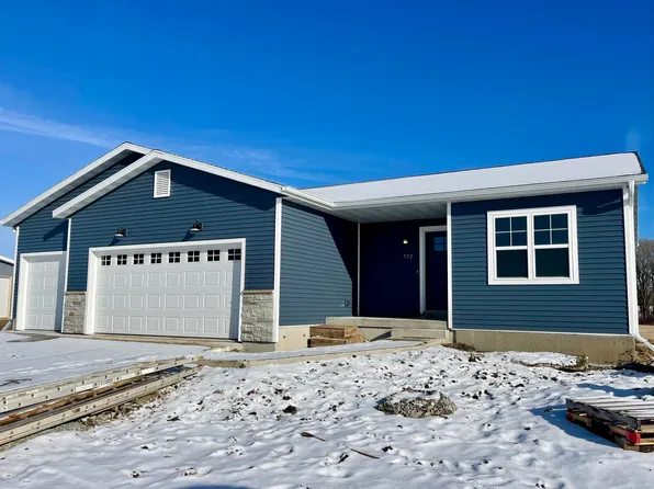 532 S Main St, Juneau, WI 53039