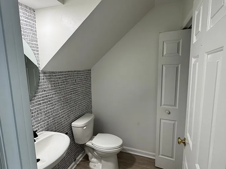 1910 Township Cir — Photo 5