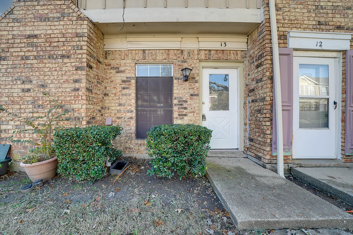 Building Photo - 633 Carriagehouse Ln #I3