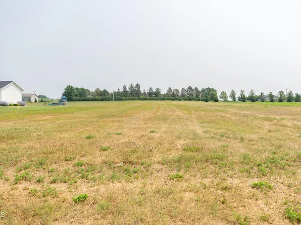 11729 Apple View Ln, Menoken, ND 58558