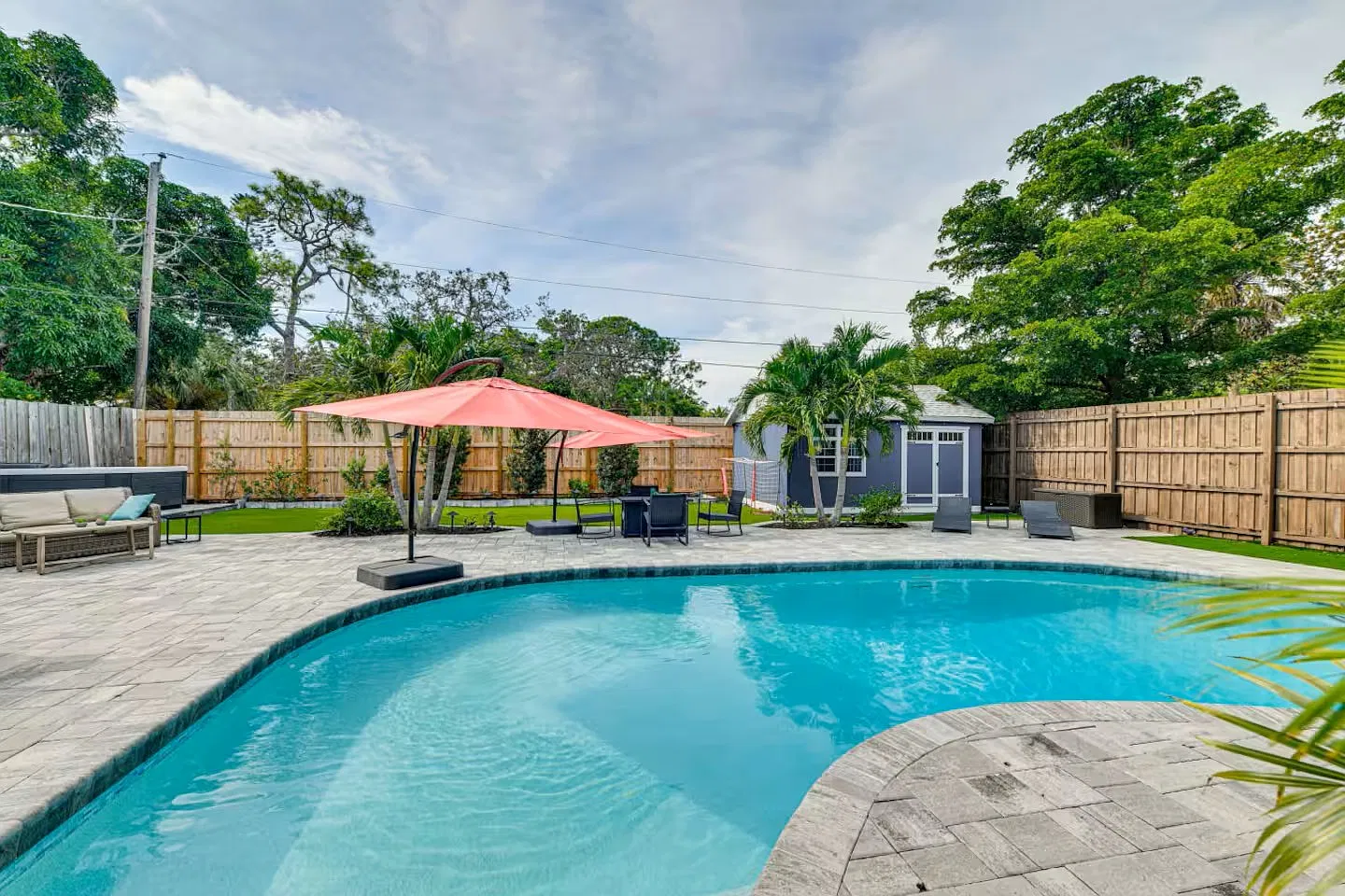 4 bed, 2.5 bath, 1950 sqft, $5,500 — Photo 1