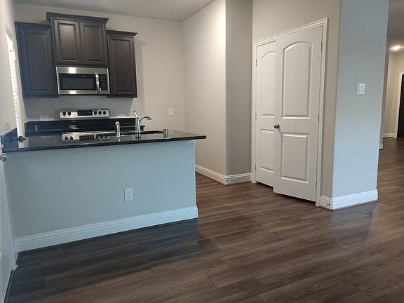 3rd image of 1418 Warringwood Dr