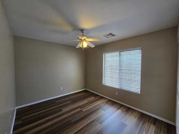 5th image of 1074 E Cathy Dr