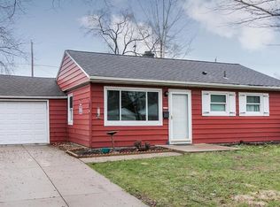 3720 Richmond Rd NE, Cedar Rapids, IA 52402