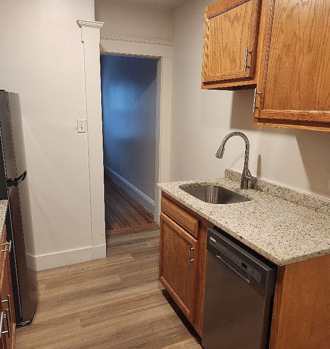 1st image of 198 Everett St