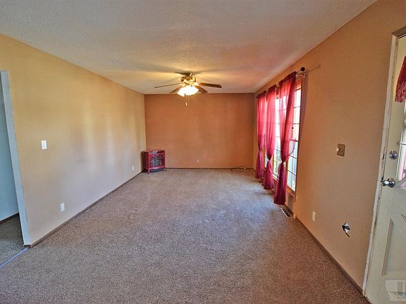 3rd image of 1613 Durant St