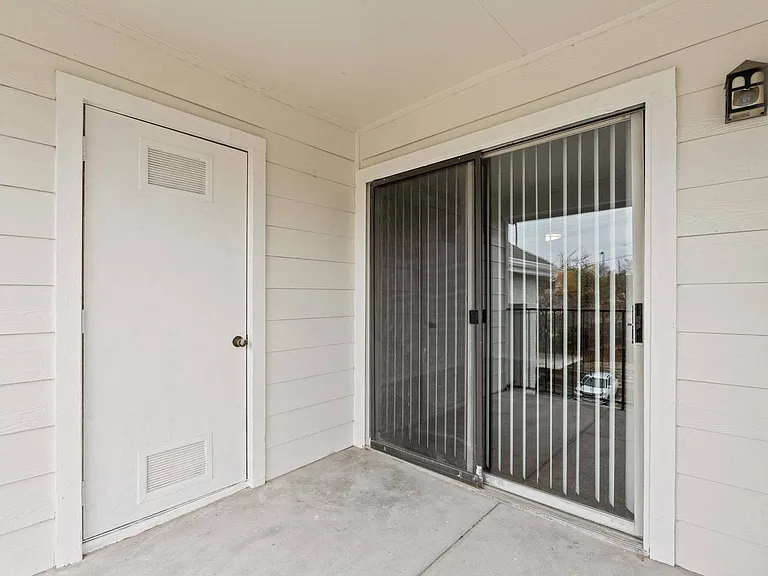 Avonmora Apartments — Photo 14