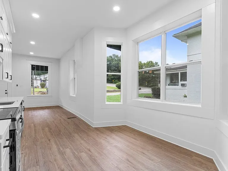 1503 N Chamberlain Ave — Photo 10