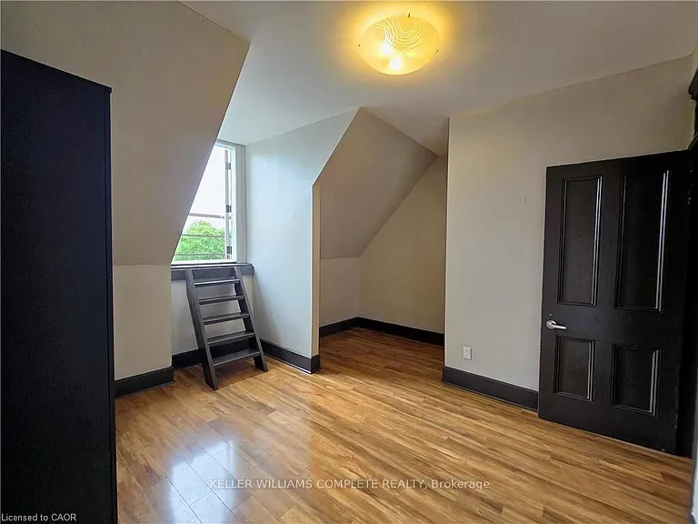 473 King St W #B — Photo 23