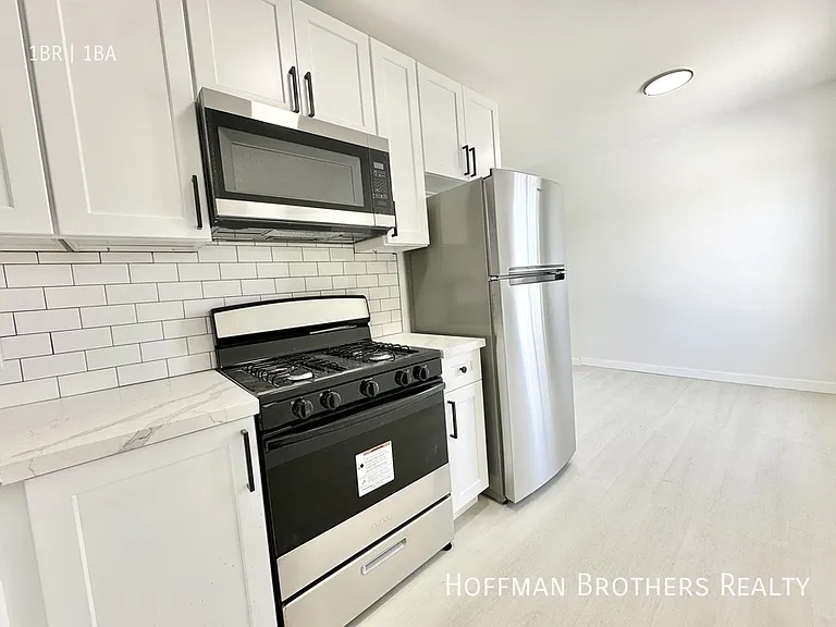 243 S Carondelet St #6 — Photo 1
