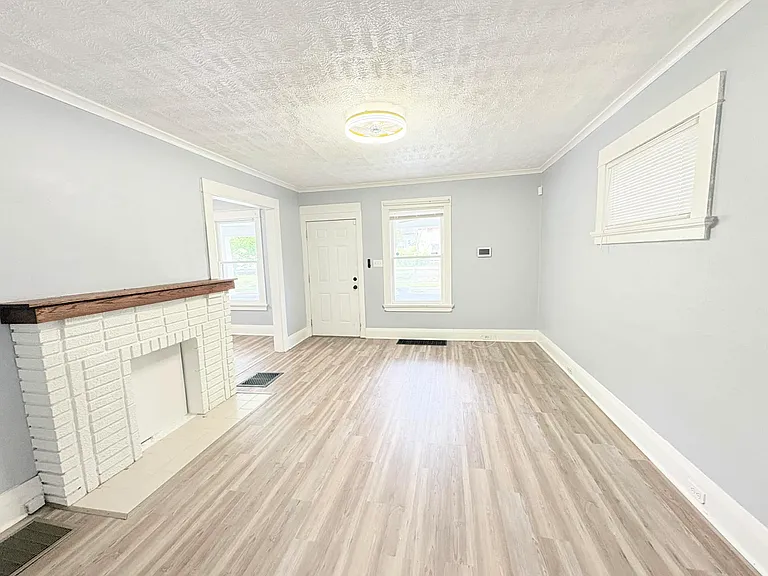2324 Upton Ave — Photo 4