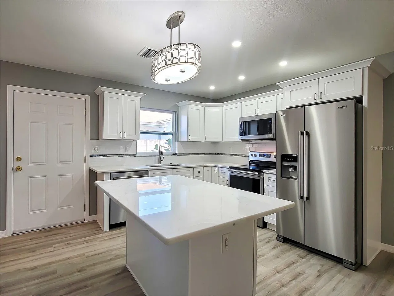 1 bed, 750 sqft, $1,900 — Photo 4