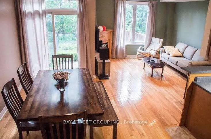 4 Williams St — Photo 2