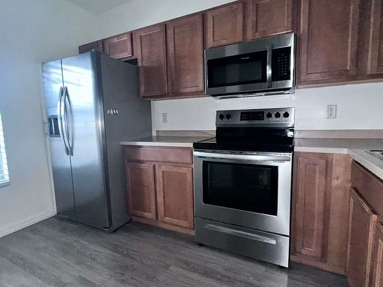 8239 Pacific Beach Dr — Photo 4