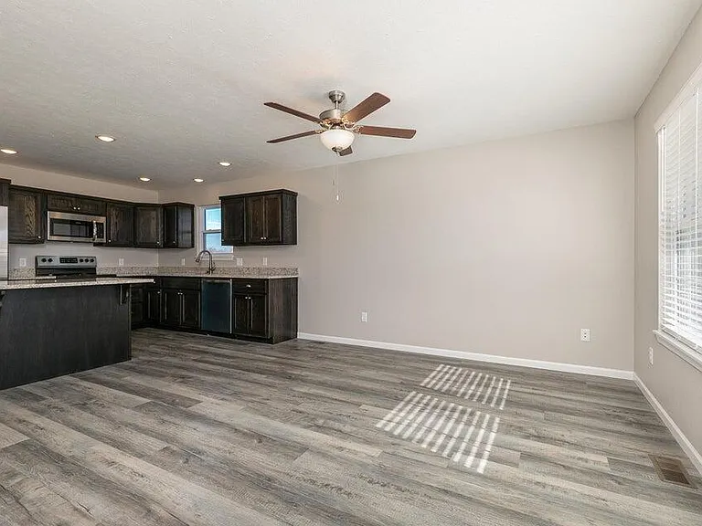 675 Joycee Ln — Photo 3