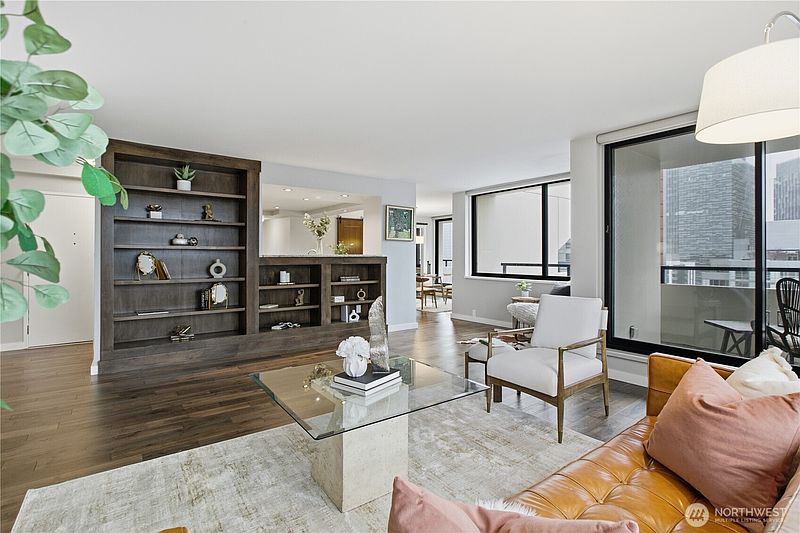 5th image of 2100 3rd Avenue #2606