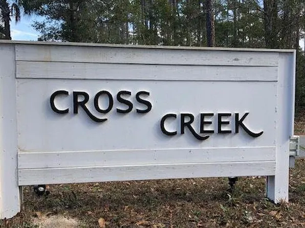 7 Cross Creek Cir, Freeport, FL 32439