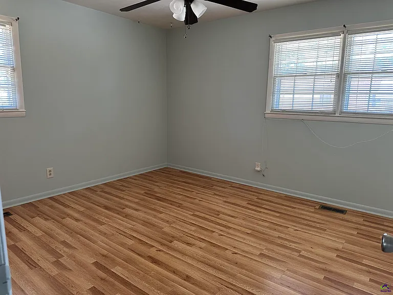 1218 Creekwood Dr — Photo 17
