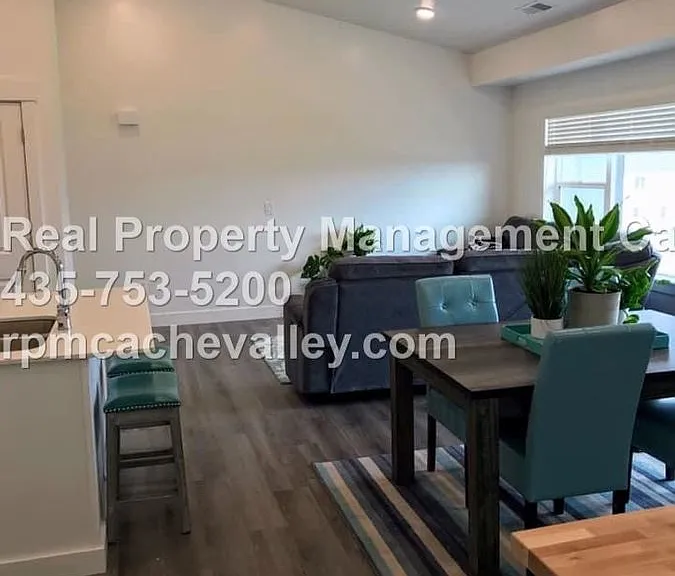 163 E 550 N #301 — Photo 15