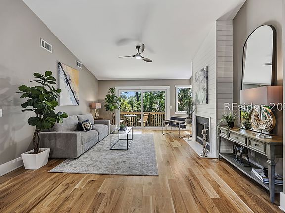 4th image of 5 Gumtree Rd #L20