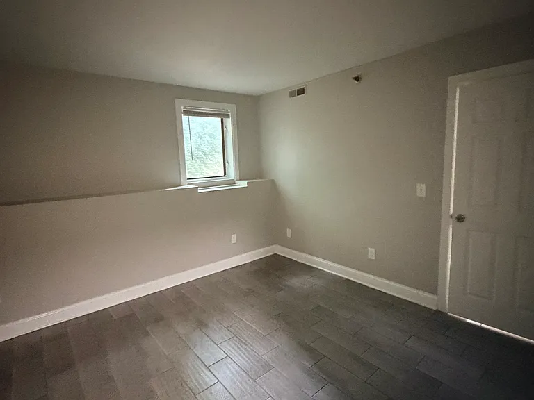 143 Sheffield Ave #4-A — Photo 9