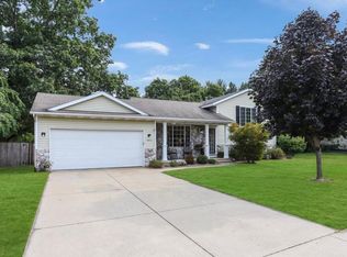617 Sunbrook St SE, Grand Rapids, MI 49508