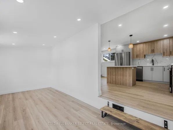 338 Old Mosley St Unit 2, Wasaga Beach, ON L9Z 2H6