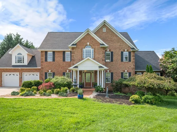 1029 Ivy Point Ct, Forest, VA 24551