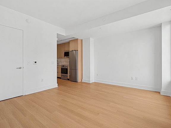 5th image of 499 President St #609