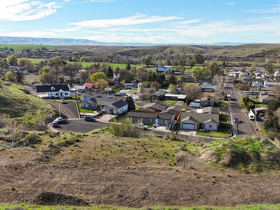 1st image of 3525 NE King Pl